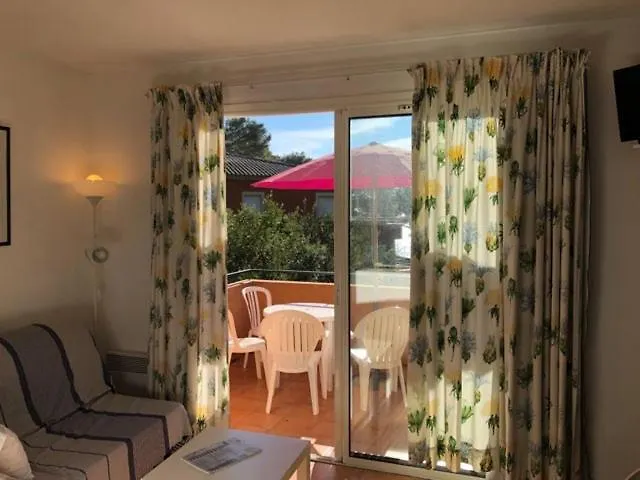 50M Plage T2 Grande Terrasse Vue Mer Climatise Piscine Chauffee, Parking Clos Gratuit Sanary-sur-Mer 0*,