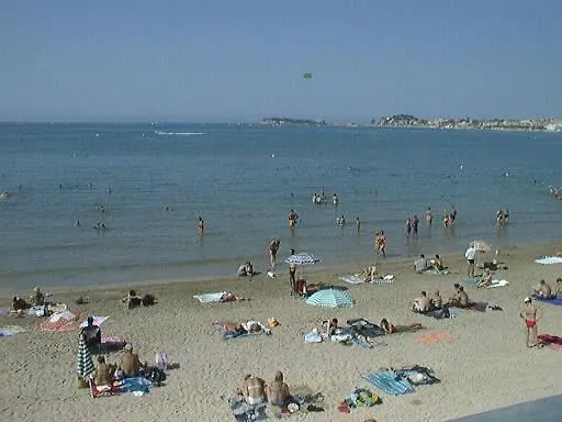 50m Plage T2 Grande Terrasse Vue Mer Climatisé Piscine Chauffée, Parking clos gratuit Sanary-sur-Mer