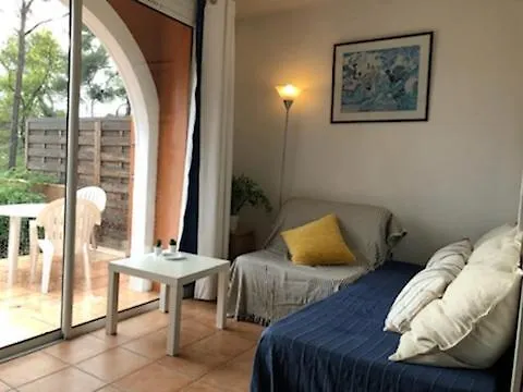 Daire 50M Plage T2 Grande Terrasse Vue Mer Climatise Piscine Chauffee, Parking Clos Gratuit Sanary-sur-Mer